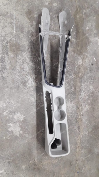 Hyundai İ20 Orta Ara Konsol 84611-Q0100 84610-Q0100 SP YP (KE-110)